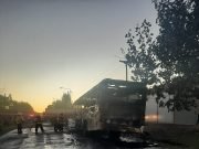 SAN JOSÉ DE LA DORMIDA: SE INCENDIÓ UNA UNIDAD DE FONO BUS. FELIZMENTE NO HUBO QUE LAMENTAR VÍCTIMAS. SÓLO PÉRDIDAS MATERIALES.