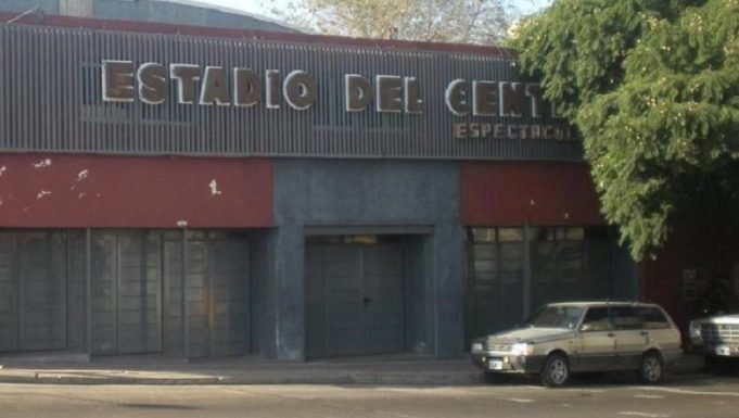 UNA JOVEN SALVÓ CON RCP A UN CHICO QUE HABÍA SIDO BRUTALMENTE GOLPEADO Y ASALTADO A LA SALIDA DE UN BAILE DE DAMIAN CÓRDOBA EN EL ESTADIO DEL CENTRO.