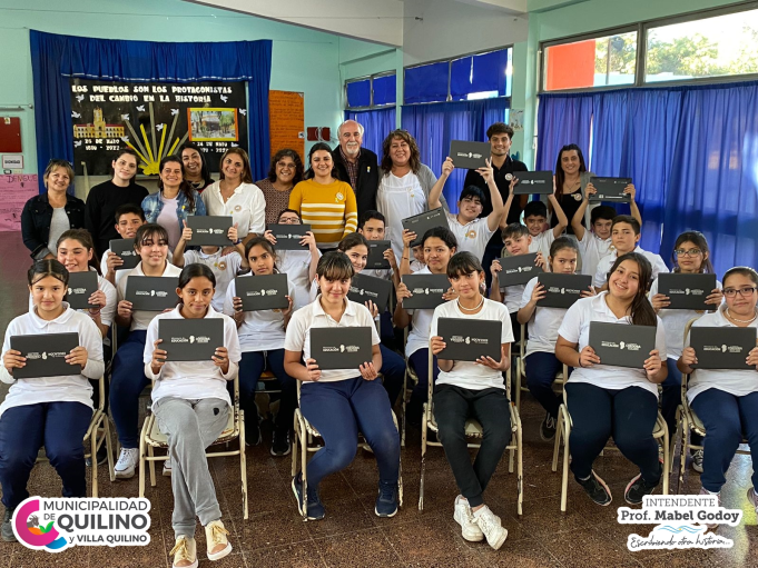 QUILINO: ENTREGARON DISPOSITIVOS PORTÁTILES A LOS ALUMNOS DE LA NUEVA ESCUELA SECUNDARIA CON FORMACIÓN PROFESIONAL.