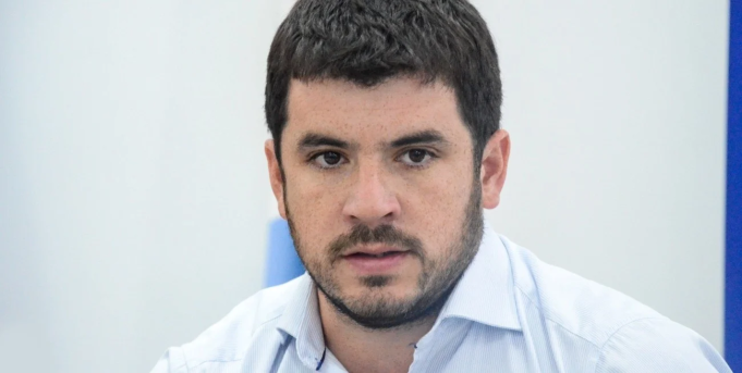 VENADO TUERTO: AMENAZARON DE MUERTE AL INTENDENTE. LE DEJARON UNA NOTA ESCRITA Y DOS BALAS.