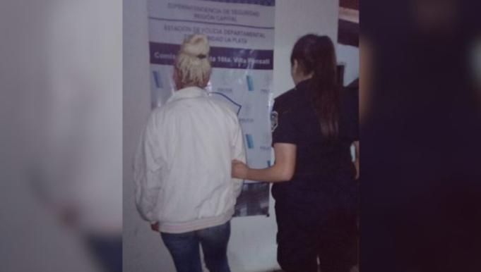 LA MENOS TOXI: UNA MUJER EN LA PLATA TERMINÓ DETENIDA POR ENCERRAR DURANTE TRES DÍAS A SU PAREJA PORQUE SENTÍA CELOS.