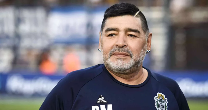 PASA EN REDES: HACKEARON LA PÁGINA DE FACEBOOK DE MARADONA.