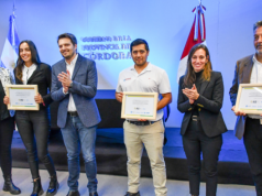 AMBIENTE ORGANIZÓ LA 1° JORNADA SOBRE HUELLA DE CARBONO. ENTRE LOS ASISTENTENTES ESTUVO EL INGENIERO INDUSTRIAL ROLANDO QUINTEROS ORIUNDO DE DEÁN FUNES.