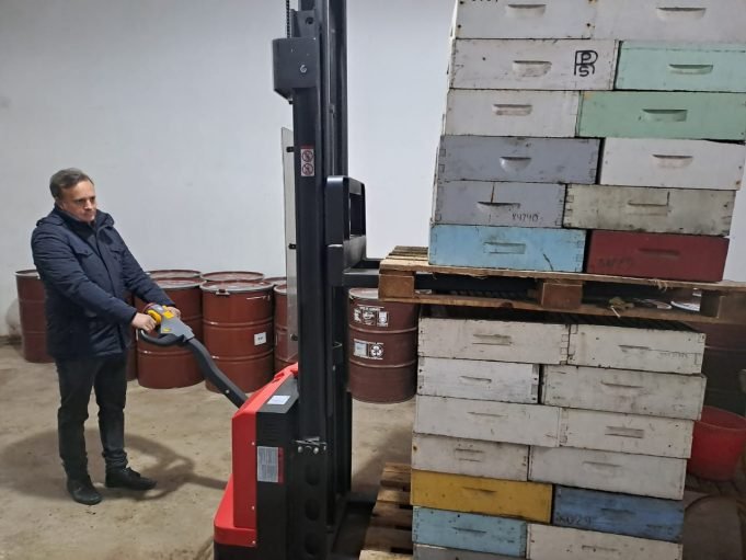 EN EL DÍA DEL APICULTOR SE HIZO LA PRESENTACIÓN DEL NUEVO AUTOELEVADOR ADQUIRIDO POR LA COOPERATIVA APÍCOLA CON APORTES MUNICIPALES.