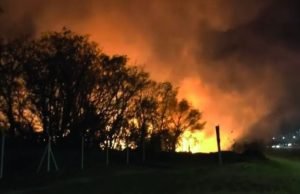 CONTUVIERON EL INCENDIO EN LA AUTOVÍA CÓRDOBA – CARLOS PAZ.