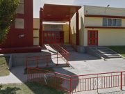 CHAÑAR: MEDIANTE REGISTROS DE CÁMARAS DE SEGURIDAD IDENTIFICARON A 5 MENORES DE EDAD QUE VANDALIZARON UN JARDÍN DE INFANTES.