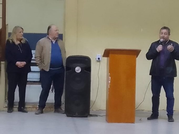 EL CANDIDATO A LEGISLADOR DE HACEMOS UNIDOS POR CÓRDOBA, RAÚL FIGUEROA SE REUNIÓ CON LOS VECINOS DE AVELLANEDA.