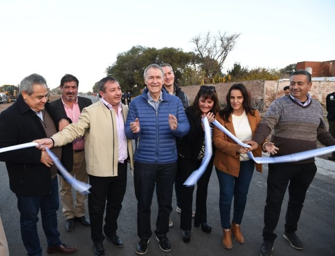 DEÁN FUNES: SCHIARETTI INAUGURÓ 1.600 METROS DE PAVIMENTACIÓN EN EL BV. ILLIA.