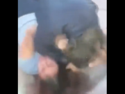 CÓRDOBA: TERRIBLE PELEA ENTRE DOS CHICAS EN PLAZA COLÓN.