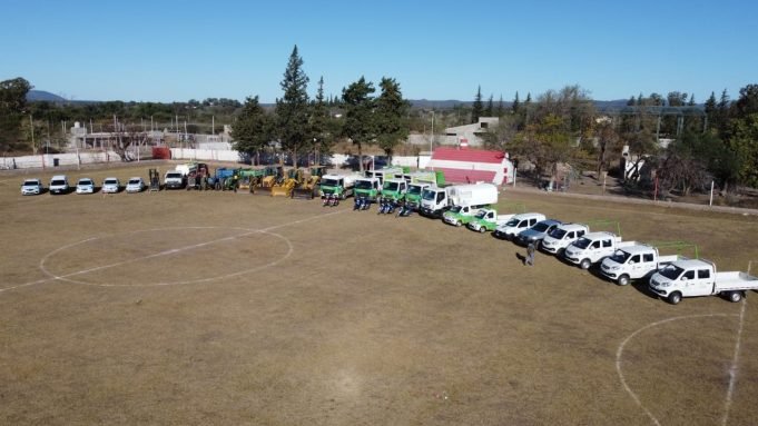 DEÁN FUNES: EL MUNICIPIO REALIZÓ UNA EXHIBICIÓN DE TODA LA FLOTA VEHICULAR ADQUIRIDA EN LOS ÚLTIMOS AÑOS.