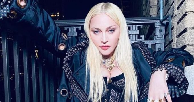 INTERNARON EN TERAPIA INTENSIVA A MADONNA DEBIDO A UNA GRAVE INFECCIÓN.