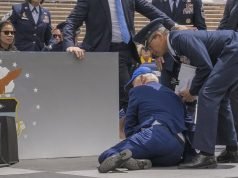 EE.UU: JOE BIDEN SE CAYÓ EN UN ACTO DE GRADUACIÓN DE LA FUERZA ÁEREA Y FUE VIRAL. ¡MIRÁ!