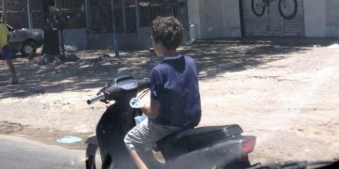 CRUZ DEL EJE: APREHENDIERON A UN MENOR DE EDAD QUE ZIGZAGUEABA A ALTA VELOCIDAD EN SU MOTO.