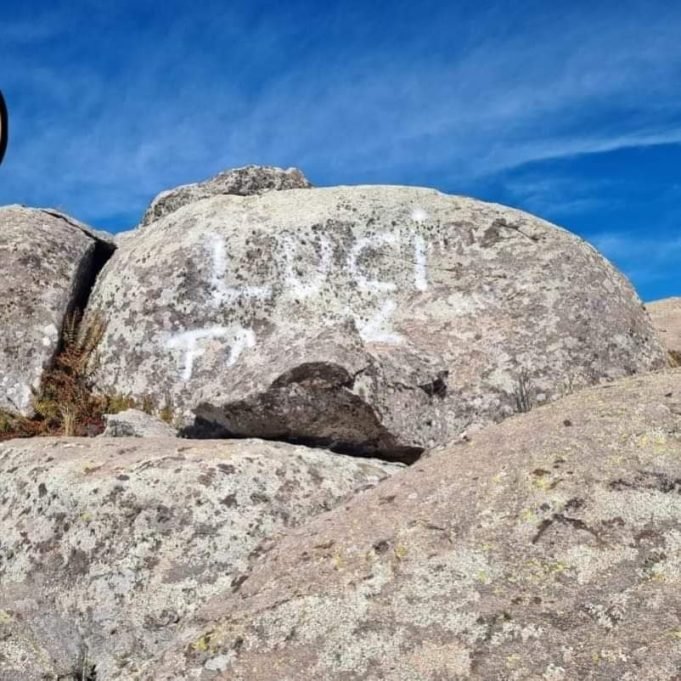UN DETENIDO POR REALIZAR GRAFITIS EN PIEDRAS DE LAS ALTAS CUMBRES.