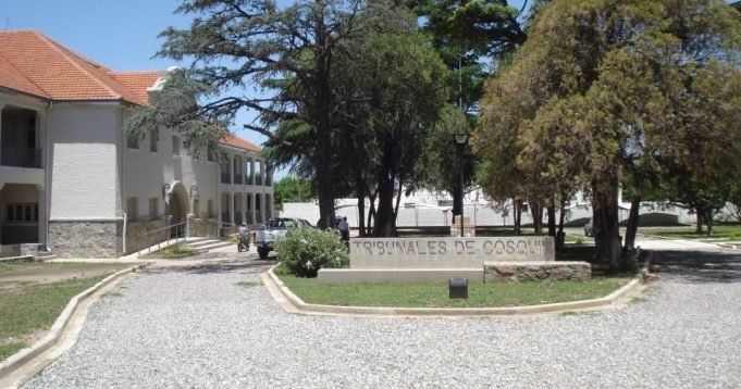 COSQUÍN: DETUVIERON A TRES MASCULINOS POR UN PRESUNTO ABUSO GRUPAL A UNA CHICA DE 14 AÑOS.