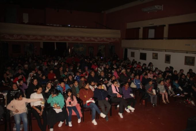 DEÁN FUNES: LA SECRETARIA DE CULTURA ANGI TORRES DIO DETALLES SOBRE EL RETIRO DE ENTRADAS PARA EL CINE Y DEMÁS ACTIVIDADES PROGRAMADAS.