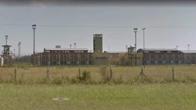 SANTA FE: FAMILIARES DE PRESOS SE QUEJAN POR LA INSTALACIÓN DE INHIBIDORES DE CELULARES EN UN PENAL.