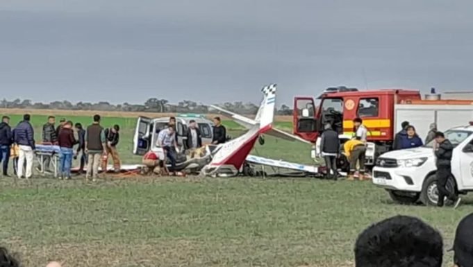 CHACO: SE ESTRELLÓ UNA AVIONETA Y FALLECIERON DOS PERSONAS. SUCEDIO DURANTE LA APERTURA DE AGRONEA EN CHARATA. ¡MIRÁ!