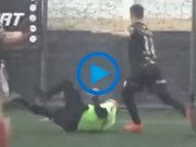 HALLARON SIN VIDA AL FUTBOLISTA QUE LE PEGÓ AL ÁRBITRO Y SE VOLVIÓ VIRAL.