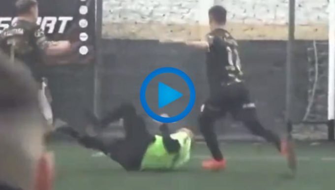 HALLARON SIN VIDA AL FUTBOLISTA QUE LE PEGÓ AL ÁRBITRO Y SE VOLVIÓ VIRAL.