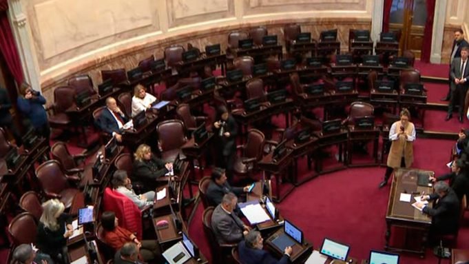 ¡NO HUBO QUÓRUM!: EL OFICIALISMO NO PUDO TRATAR LA JUBILACIÓN DE LA JUEZA QUE DECIDE SI CFK VA O NO A JUICIO, ENTRE OTROS PLIEGOS.