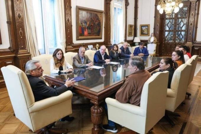 ALBERTO FERNÁNDEZ RECIBIÓ AL ABUELO DE LUCIO DUPUY.