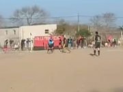 LA LIGA ISCHILÍN EN BOCA DE TODOS: AGREDIERON BRUTALMENTE A UN ÁRBITRO EN CHAÑAR. ¡MIRÁ!