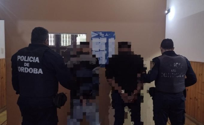 LA DORMIDA: TRES SUJETOS ENTRE ELLOS UN MENOR GOLPEARON Y LE ROBARON DINERO A UN HOMBRE A LA SALIDA DEL CAJERO.