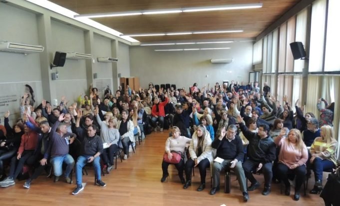 ESE AUMENTO NO: UEPC RECHAZÓ LA PROPUESTA DEL GOBIERNO Y ANUNCIÓ PARO PARA EL 30 DE AGOSTO.