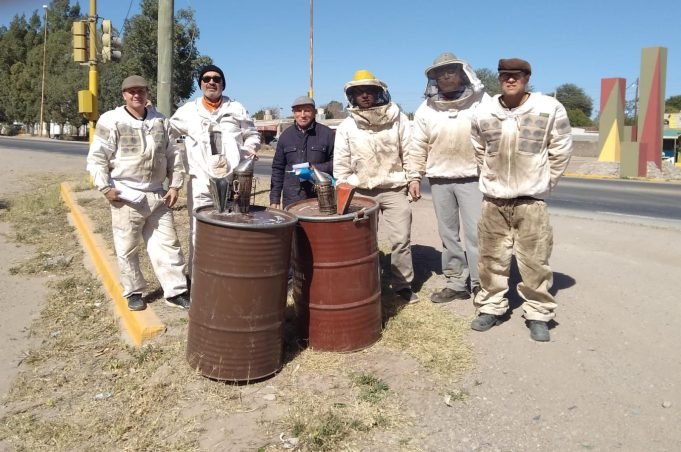 DEÁN FUNES: PRODUCTORES APÍCOLAS ADHIRIERON AL RECLAMO PROVINCIAL Y NACIONAL.