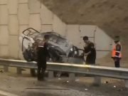VUELCO FATAL EN CIRCUNVALACIÓN: FALLECIÓ UN JOVEN QUE SE TRASLADABA CON TRES AMIGOS EN UN TOYOTA COROLLA.