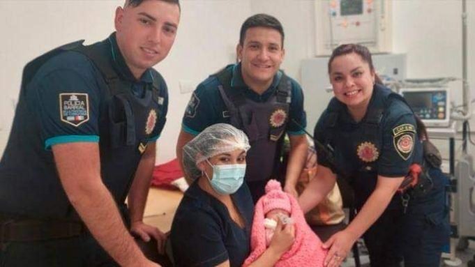 UNA OPERADORA DEL 911 BRINDÓ ASISTENCIA POR TELÉFONO PARA AYUDAR A UNA MAMÁ PARTURIENTA ¡ESCUCHÁ!