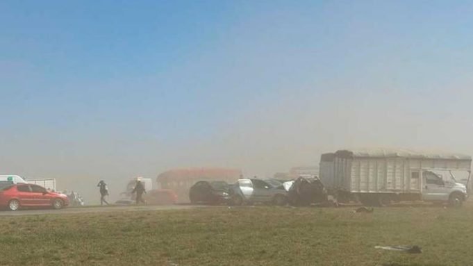 AUTOPISTA CÓRDOBA – ROSARIO: FUERTE VIENTO, POCA VISIBILIDAD, CHOQUE MÚTIPLE Y UNA VÍCTMA FATAL. ¡MIRÁ!