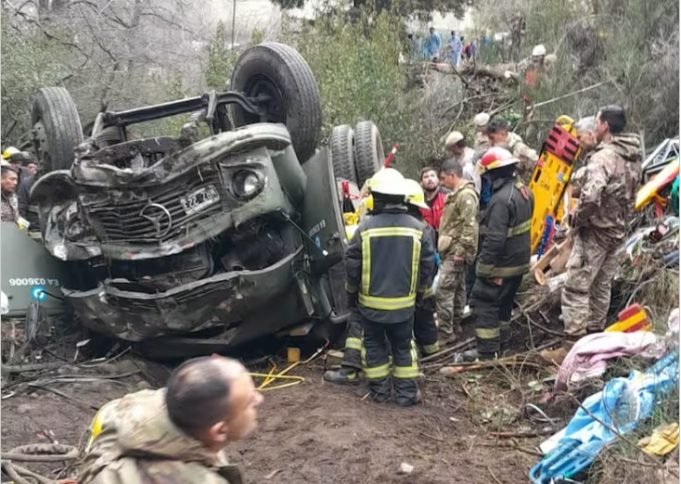 NEUQUÉN: DESBARRANCÓ UN CAMIÓN DEL EJÉRCITO. MURIERON 4 SOLDADOS Y HAY MÁS DE 20 HERIDOS.