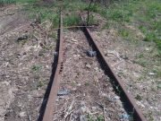 QUILINO: APREHENDIERON A 4 SUJETOS QUE ESTABAN ROBANDO 4 RIELES DE LAS VÍAS FERREAS.