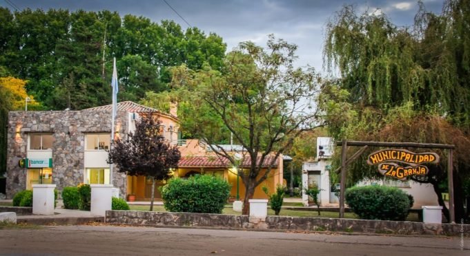 LA GRANJA: UNA MUJER MATÓ A UN LADRÓN QUE SE METIÓ A ROBAR A SU CASA.