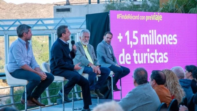 MASSA PRESENTÓ COMO PROYECTO DE LEY EL PREVIAJE.