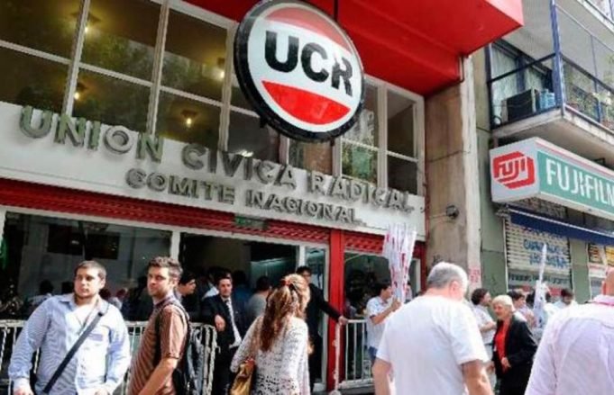 EL COMITÉ NACIONAL DE LA UCR EMITIÓ UN COMUNICADO NEGANDO SU APOYO A LOS CANDIDATOS DEL BALOTAJE.