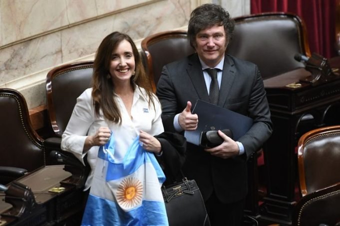 LA ASAMBLEA LEGISLAIVA PROCLAMÓ A MILEI Y VILLARRUEL COMO PRESIDENTE Y VICE.