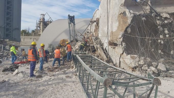 MALAGUEÑO: UN OPERARIO FALLECÍO AL SER APLASTADO POR UNA “MULITA” EN UNA OBRA.