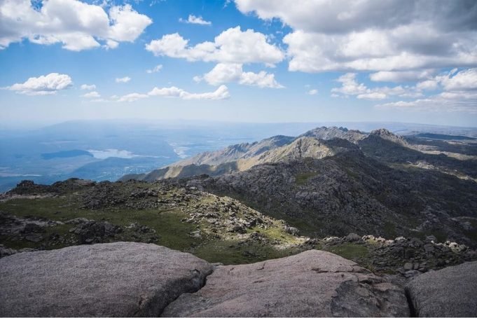 Cerro Champaquí: un necochense se descompensó y murió en una excursión.