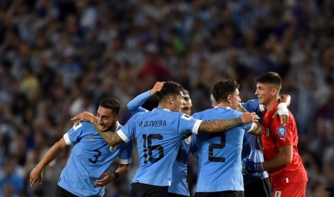 ELIMINATORIAS: ¡NOS HABÍAMOS DESACOSTUMBRADO A PERDER! ARGENTINA CAYÓ 2 A 0 ANTE URUGUAY EN LA BOMBONERA.
