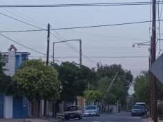 DEÁN FUNES: TRÁNSITO INTERRUMPIDO EN CALLE SAN LUIS POR POSTE CAIDO PRODUCTO DEL VIENTO.
