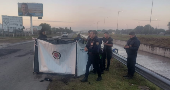 UN MOTOCICLISTA FALLECIÓ TRAS CHOCAR CON UN GUARDARRAÍL EN CIRCUNVALACIÓN.
