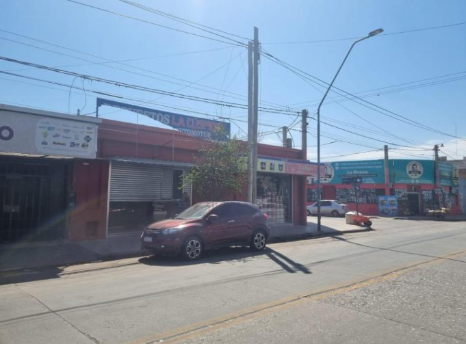 DETUVIERON A UNA MUJER QUE A LOS GRITOS INTENTABA VENDER POR 500 PESOS A SU HIJITA.