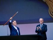 ASUMIÓ LLARYORA COMO GOBERNADOR.