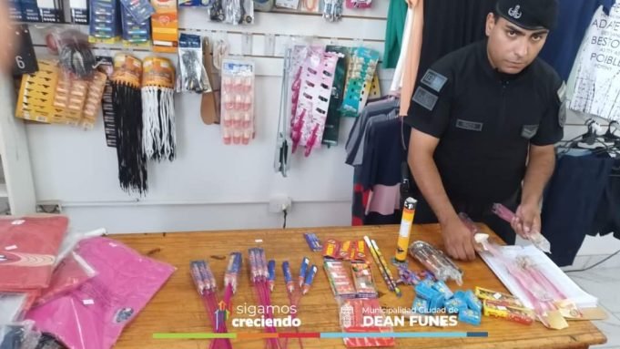 DEÁN FUNES: CONTROLAN LA VENTA DE PIROTECNIA Y PONEN A DISPOSICIÓN DENUNCIAS MEDIANTE LAS REDES SOCIALES DE LA MUNI.