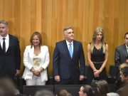 JURÓ MARTÍN LLARYORA COMO NUEVO GOBERNADOR DE LA PROVINCIA Y MYRIAM PRUNOTTO VICEGOBERNADORA.