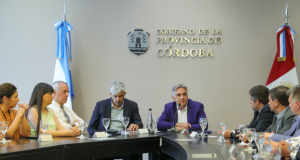 LLARYORA SE REUNIÓ CON LOS 44 DIRECTORES DE HOSPITALES PROVINCIALES.