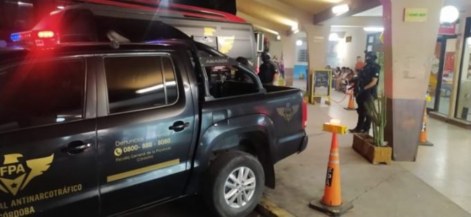 DEÁN FUNES: FPA Y POLICÍA REALIZARON CONTROLES INTERFUERZAS Y SECUESTRARON MARIHUANA EN EL INGRESO A LA CIUDAD.